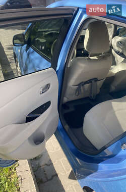 Хетчбек Nissan Leaf 2012 в 
