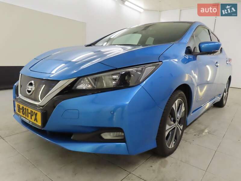 Хетчбек Nissan Leaf 2020 в 