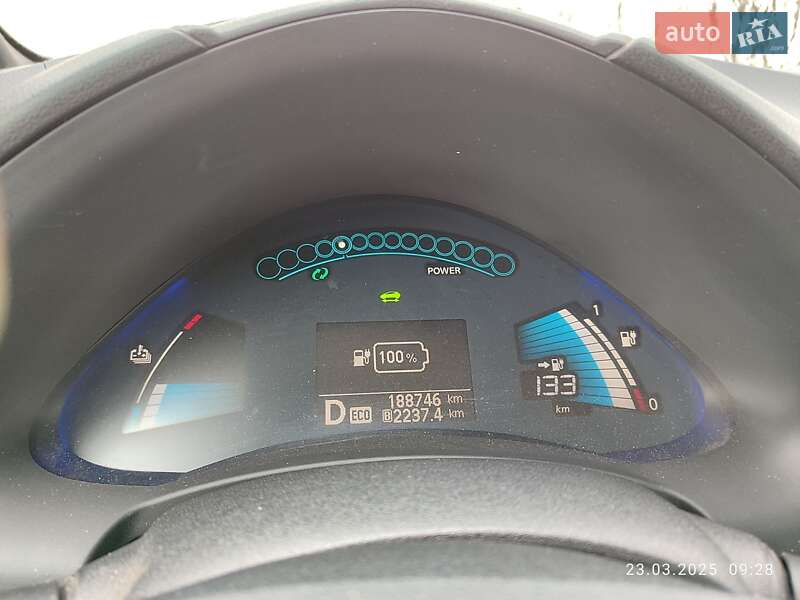 Хэтчбек Nissan Leaf 2015 в Виннице