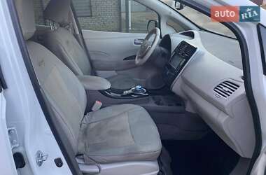 Хэтчбек Nissan Leaf 2015 в 