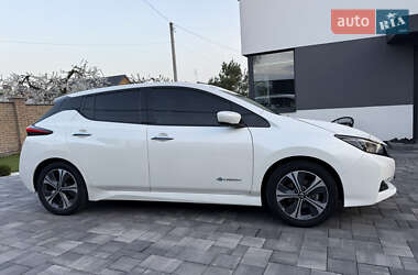 Хетчбек Nissan Leaf 2019 в 