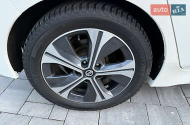 Хетчбек Nissan Leaf 2019 в 