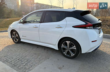 Хэтчбек Nissan Leaf 2018 в 