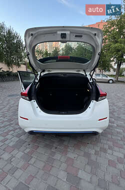 Хетчбек Nissan Leaf 2019 в 