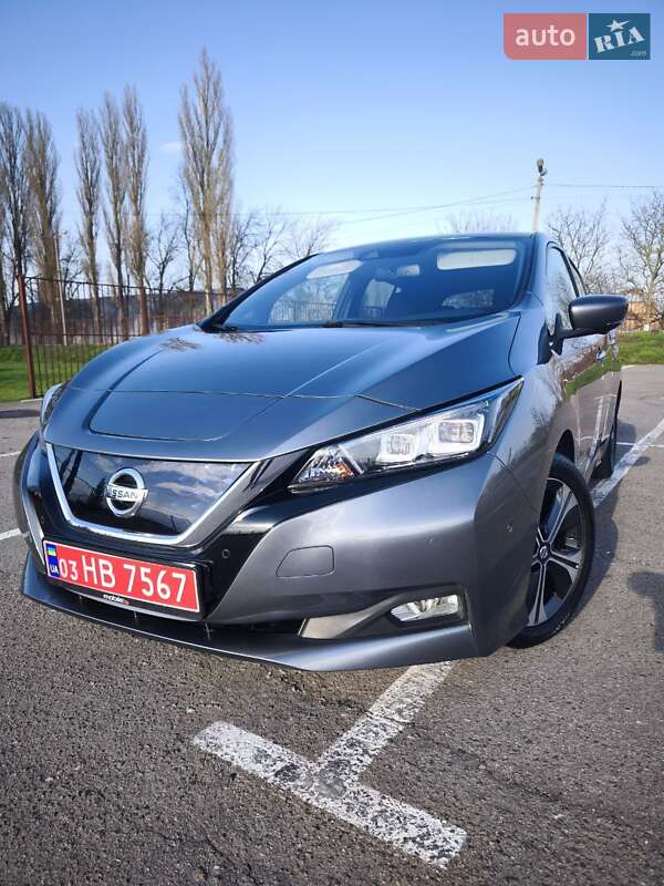 Хетчбек Nissan Leaf 2018 в 