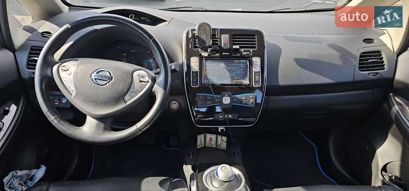 Хетчбек Nissan Leaf 2015 в Одесі