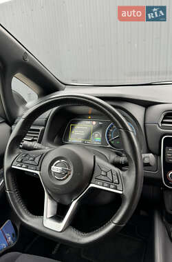 Хэтчбек Nissan Leaf 2020 в 
