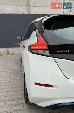 Хэтчбек Nissan Leaf 2020 в 