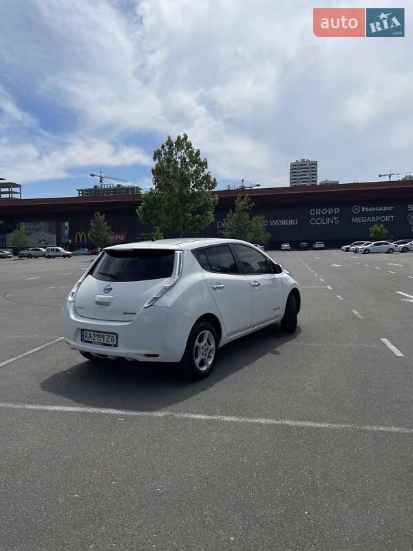 Хетчбек Nissan Leaf 2017 в Києві