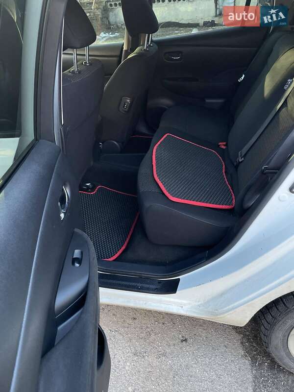 Хетчбек Nissan Leaf 2017 в Києві