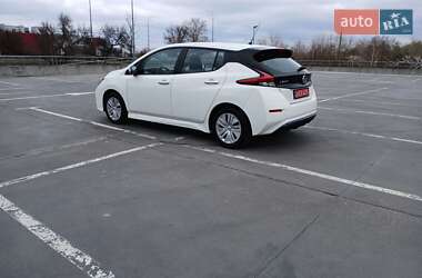 Хетчбек Nissan Leaf 2021 в 