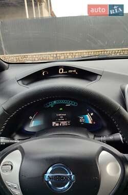 Хэтчбек Nissan Leaf 2017 в 