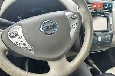 Хетчбек Nissan Leaf 2011 в 
