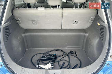 Хетчбек Nissan Leaf 2011 в 