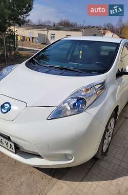 Хетчбек Nissan Leaf 2013 в 