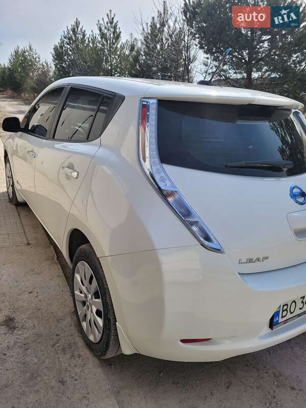 Хетчбек Nissan Leaf 2013 в Борщеві