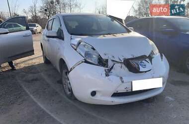Хэтчбек Nissan Leaf 2013 в 