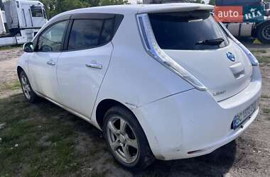 Хэтчбек Nissan Leaf 2013 в 