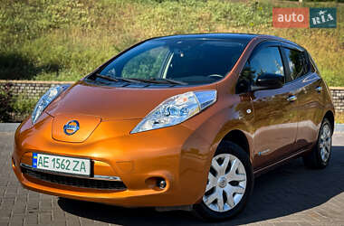 Хетчбек Nissan Leaf 2016 в Дніпрі