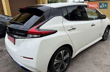 Хэтчбек Nissan Leaf 2020 в 