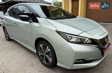 Хетчбек Nissan Leaf 2020 в 