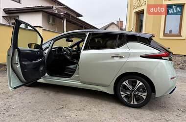 Хетчбек Nissan Leaf 2020 в 