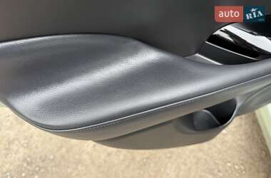 Хетчбек Nissan Leaf 2020 в 