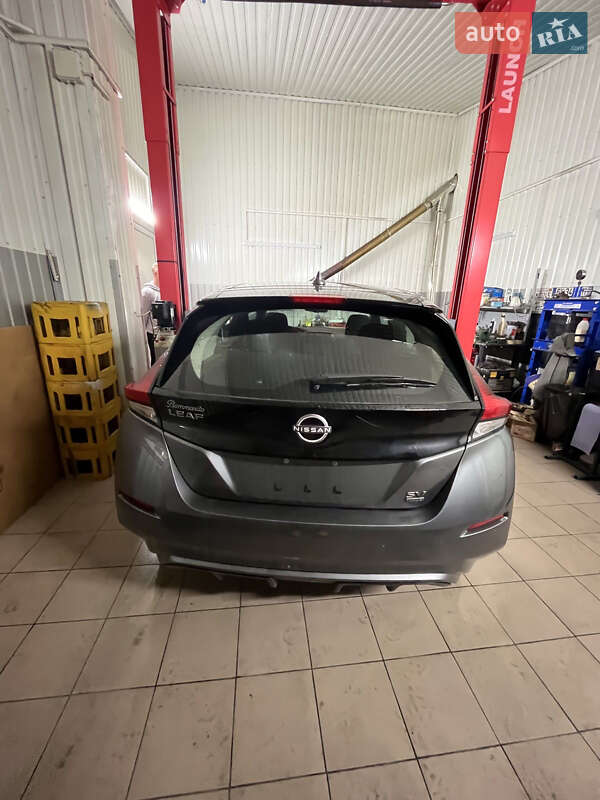 Хэтчбек Nissan Leaf 2023 в Одессе
