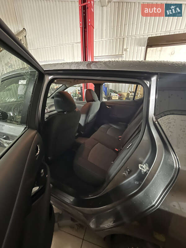 Хэтчбек Nissan Leaf 2023 в Одессе