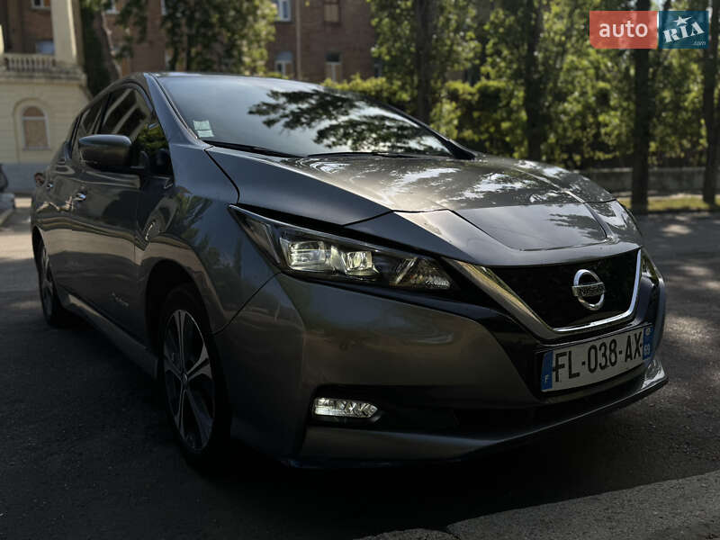 Хетчбек Nissan Leaf 2019 в 