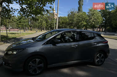 Хетчбек Nissan Leaf 2019 в 