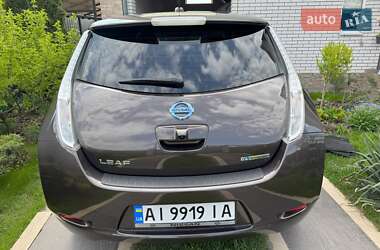 Хетчбек Nissan Leaf 2015 в 