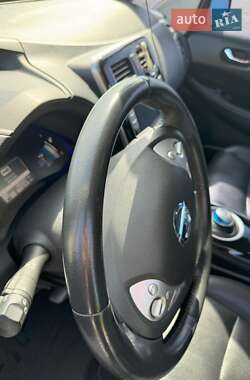 Хетчбек Nissan Leaf 2015 в 