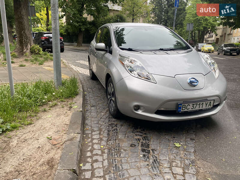 Хетчбек Nissan Leaf 2014 в Львові