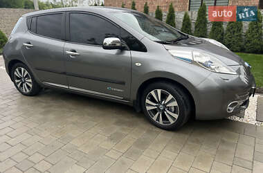 Хетчбек Nissan Leaf 2013 в Івано-Франківську