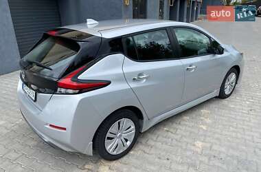 Хэтчбек Nissan Leaf 2022 в 