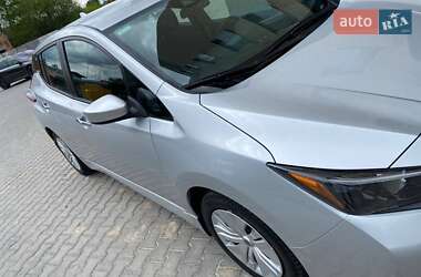 Хэтчбек Nissan Leaf 2022 в 