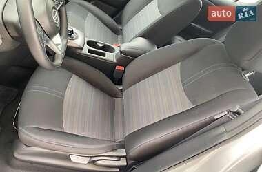 Хэтчбек Nissan Leaf 2022 в 