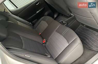 Хэтчбек Nissan Leaf 2022 в 