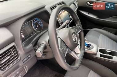 Хэтчбек Nissan Leaf 2022 в 