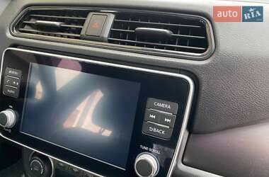 Хэтчбек Nissan Leaf 2022 в 