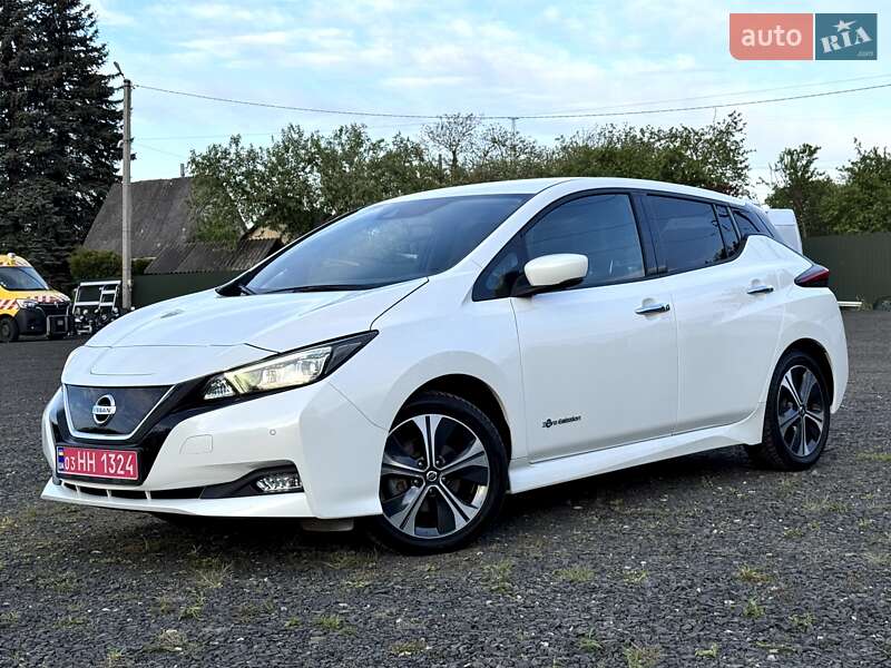 Хетчбек Nissan Leaf 2020 в 