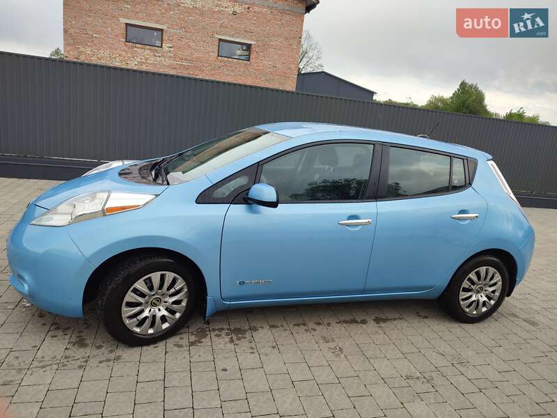 Хэтчбек Nissan Leaf 2015 в Львове