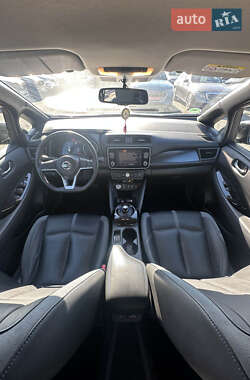Хетчбек Nissan Leaf 2020 в 