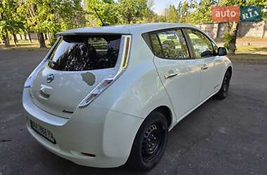 Хэтчбек Nissan Leaf 2016 в 