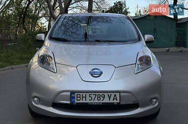 Хэтчбек Nissan Leaf 2016 в Одессе