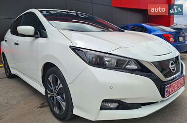 Хетчбек Nissan Leaf 2020 в 