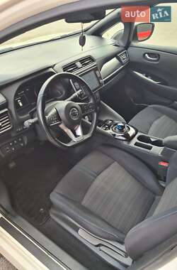Хетчбек Nissan Leaf 2020 в 
