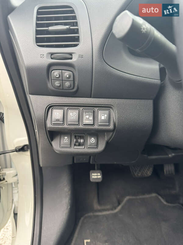 Хэтчбек Nissan Leaf 2013 в Чернигове