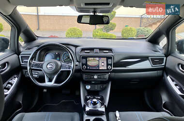 Хетчбек Nissan Leaf 2022 в 